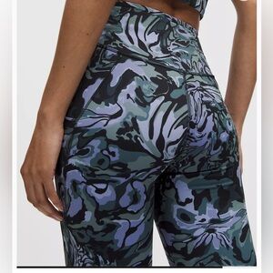 Lululemon fast and free 25”, 8